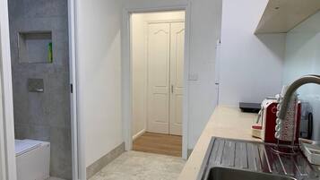 Hårføner og håndklær