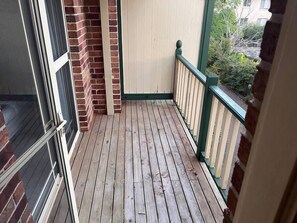 Property grounds - Comfy 3 Bed Gosford townhouse near CBD & Hospital (West Gosford)