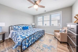 4 bedrooms, desk, iron/ironing board, travel cot