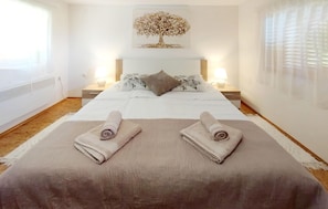2 bedrooms, free WiFi, bed sheets - 2 bedroom cozy home in Netretic (Netretic)