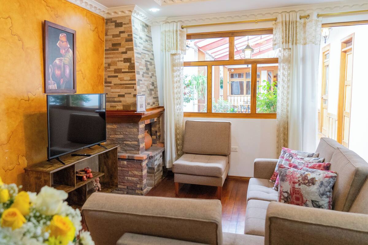 Comfort Apartment | Living room | LCD TV, Netflix, streaming services