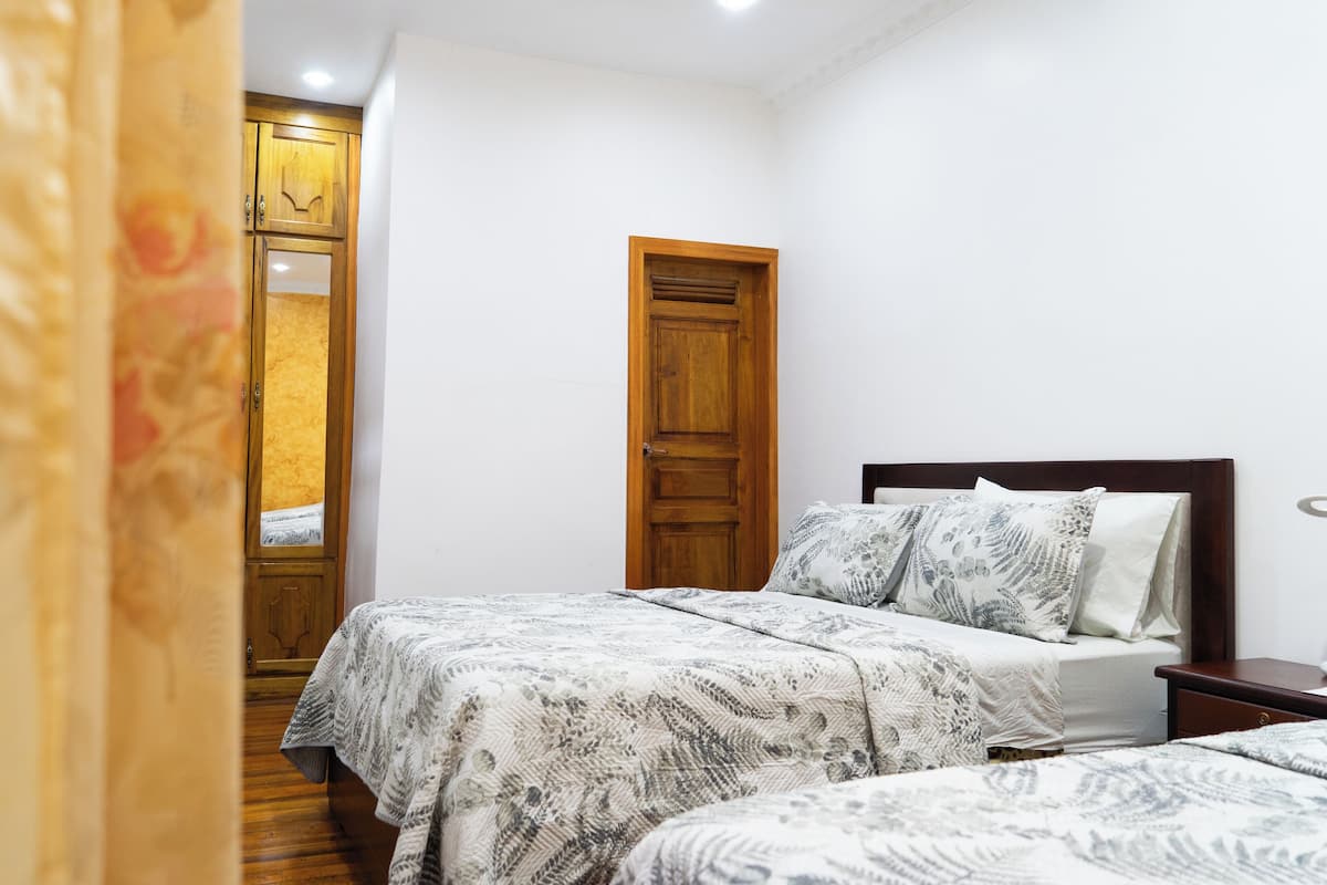 Cubrecamas, decoración personalizada y muebles diferentes