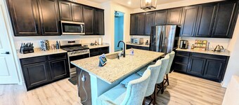 Cozy and Spacious home near Ruoff, Grand Park, Conner Prairie & Clay Terrace