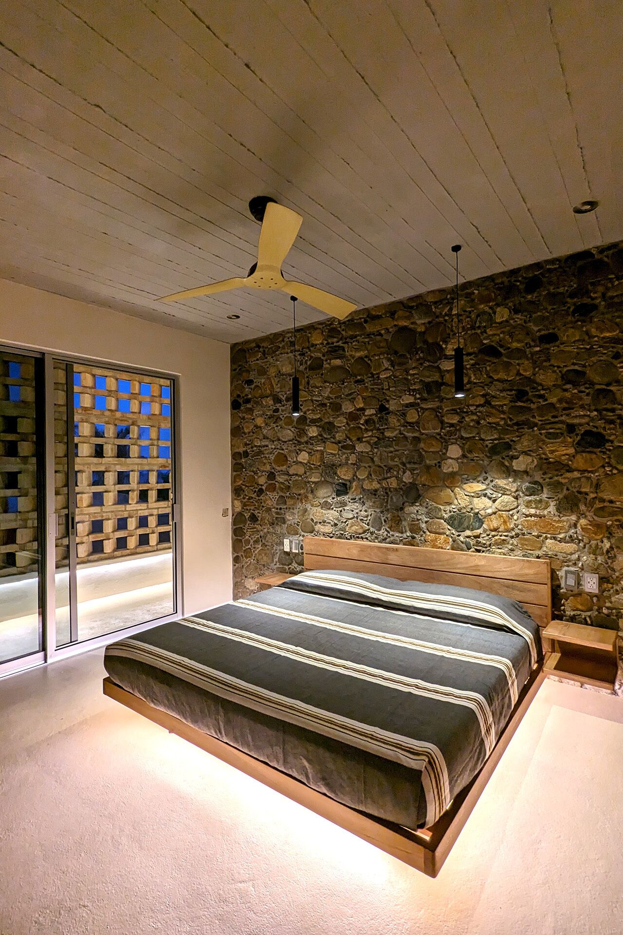 5 bedrooms, in-room safe, desk, iron/ironing board