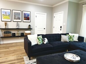 Living area - Modern 4BR: Close to Medical Center, NRG, Downtown (Houston)