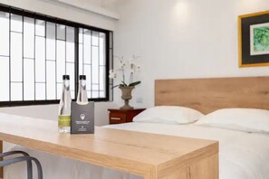 1 slaapkamer, een strijkplank/strijkijzer, gratis wifi, beddengoed