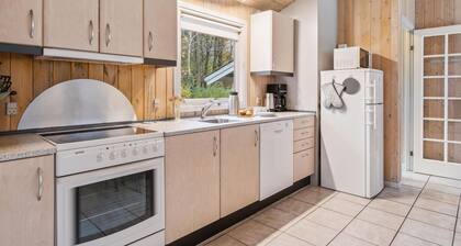 Beautiful home in Oksbøl with sauna