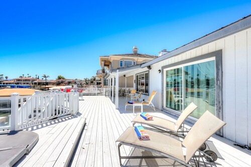 Waterfront 3BDR w Boat in Discovery Bay