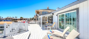 Waterfront 3BDR w Boat in Discovery Bay