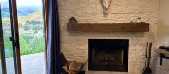 Ski in Ski Out Above Base Area with Free Condo Shuttle, Beautiful Condo!