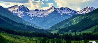 Ski in Ski Out Above Base Area with Free Condo Shuttle, Beautiful Condo!