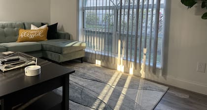 COZY 4-BEDROOM HOUSE WITH PRIVATE POOL ONLY 30 MINUTES FROM DISNEY!