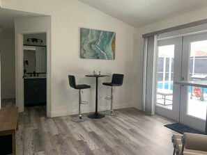 Dining - COZY 4-BEDROOM HOUSE WITH PRIVATE POOL ONLY 30 MINUTES FROM DISNEY! (Kissimmee)