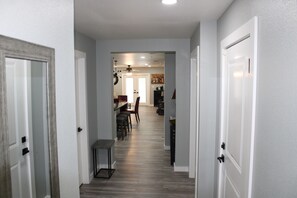 Dining - Furnished 3-Bed/2-Bed - Ideal for Traveling Professionals in San Antonio (San Antonio)