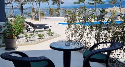 Studio with swimming pool and sea view