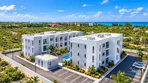 Exterior - 25% Off Oct 15-18 Pool, Grace Bay, Ocean View Z102 (Grace Bay)
