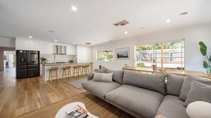 スマートテレビ、暖炉