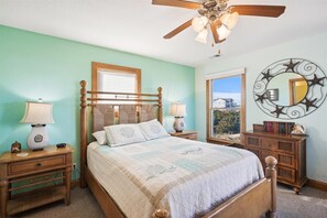 5 bedrooms, Internet, bed sheets - 7224- Seaclusion, Oceanfront Hatteras Island, Pool Table, Sun Deck (Salvo)