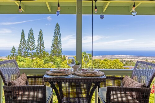 Kailua-Kona 3-bedroom, 2-bath single-family home Ocean & Sunset View