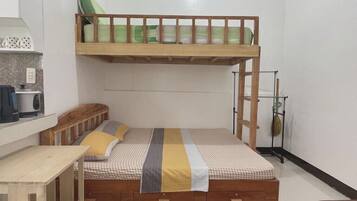 1 bedroom, bed sheets