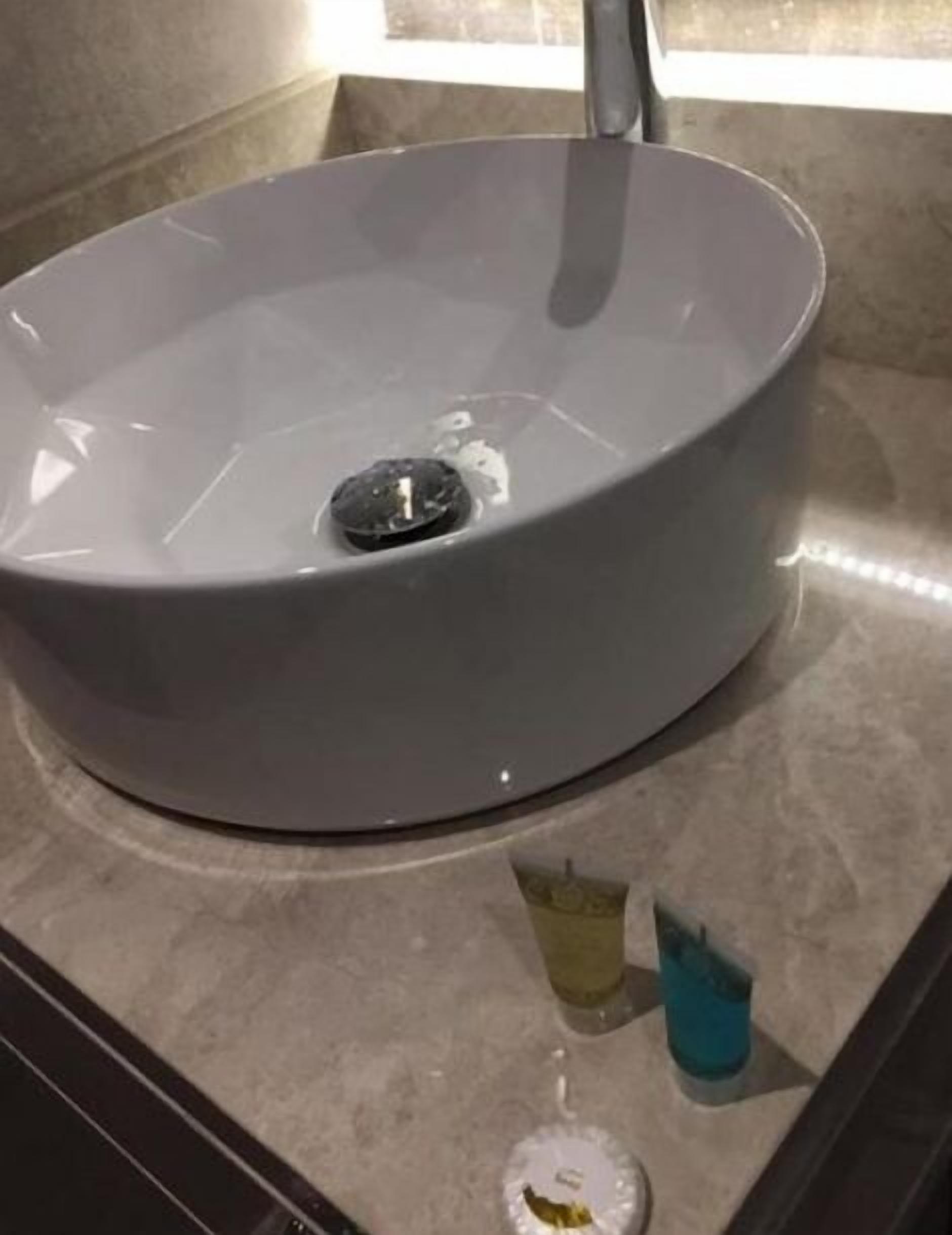 classic room | bathroom | combined shower/bathtub, rainfall showerhead, hair dryer, bidet