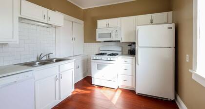 Two Bedroom Cutie in Midtown