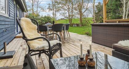 Stunning home in Ebeltoft with WiFi