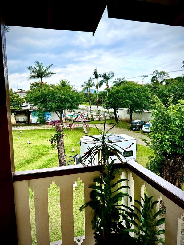 Exclusive Quadruple Room | Individually decorated, free WiFi, bed sheets