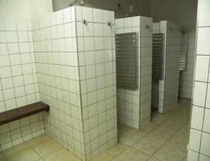 Towels, soap, toilet paper - Camping Pousada Ilha do Mel (São Sebastião)