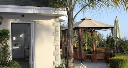 Aptos Bayview, large 1 Br.Cottage, Pets & parking. Ocean View deck, fire pit