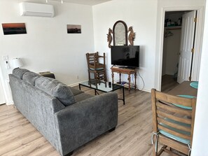 スマートテレビ、DVD プレーヤー、ビデオライブラリ