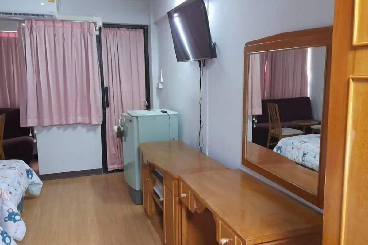 Soundproofing, WiFi (free)