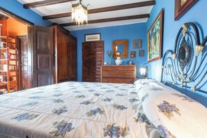 3 bedrooms, iron/ironing board, travel cot, free WiFi