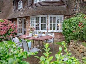 Outdoor dining - NEU 2023 Watt Hüs Munkmarsch - Wattblick mit Viel Platz Unter Reet (Sylt-Ost)