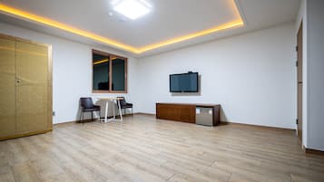 1 bedroom, premium bedding, pillow-top beds, individually decorated