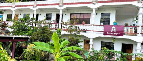 ด้านหน้าที่พัก