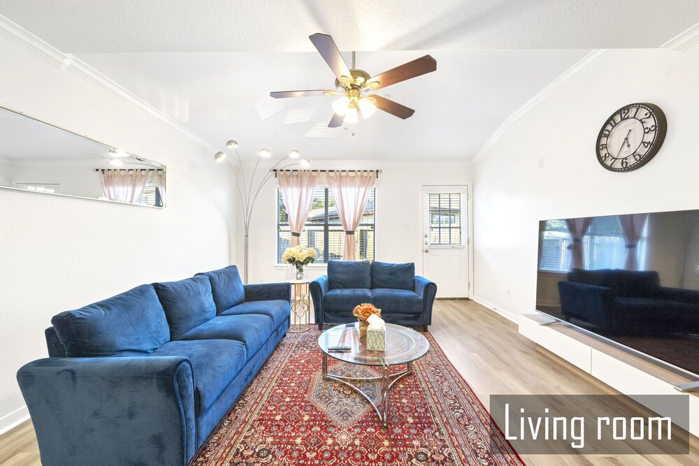 Beautiful & Wide House 4Bedroom near IAH Airport Harris County Vrbo