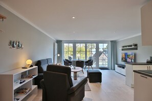 Unclassified image, 2 of 26, button