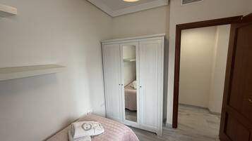 3 camere, ferro/asse da stiro, Wi-Fi gratuito, lenzuola