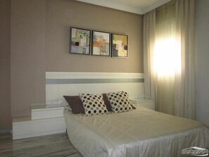 3 bedrooms, iron/ironing board, travel crib, free WiFi - APARTMENT QUINTANA CENTER (Lucena)