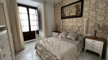 3 makuuhuonetta, silitysrauta/-lauta, vauvan matkasänky, ilmainen Wi-Fi