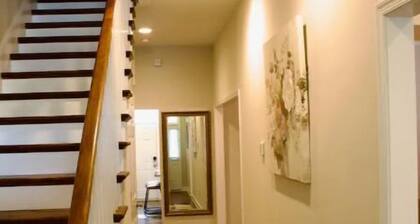 Historical Charming 3 Bedroom Near Portsmouth Naval Hospital and Rivers Casino.