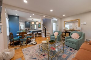 TV connectée, jeux vidéo, baby-foot