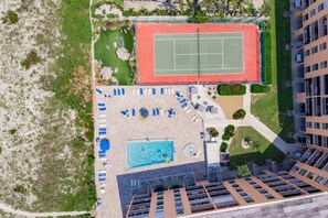 A heated pool - Reef Club Unit 205, Beachfront Condo! (Indian Rocks Beach)