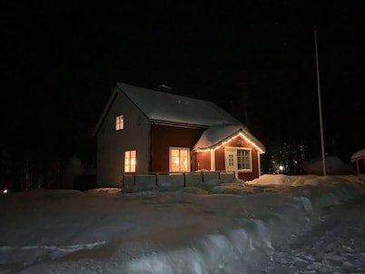 Cozy swedish house with fireplace & big garden
