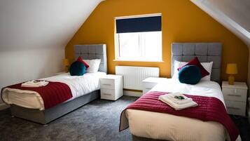 4 bedrooms, WiFi, bed sheets