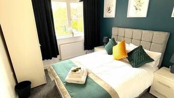 4 bedrooms, WiFi, bed sheets