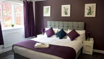 4 bedrooms, WiFi, bed sheets