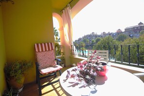 Outdoor dining - 2 Bed Apartment - Pool, Terrace, Parking (Ayamonte)