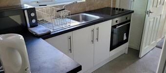 Apartment - Sleeps 2 - Parking